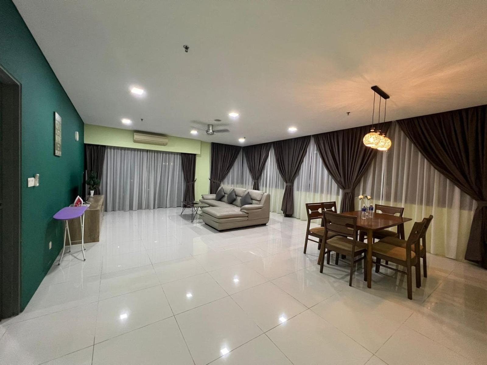 Summer Suites Klcc By Homestay Kuala Lumpur Exterior foto