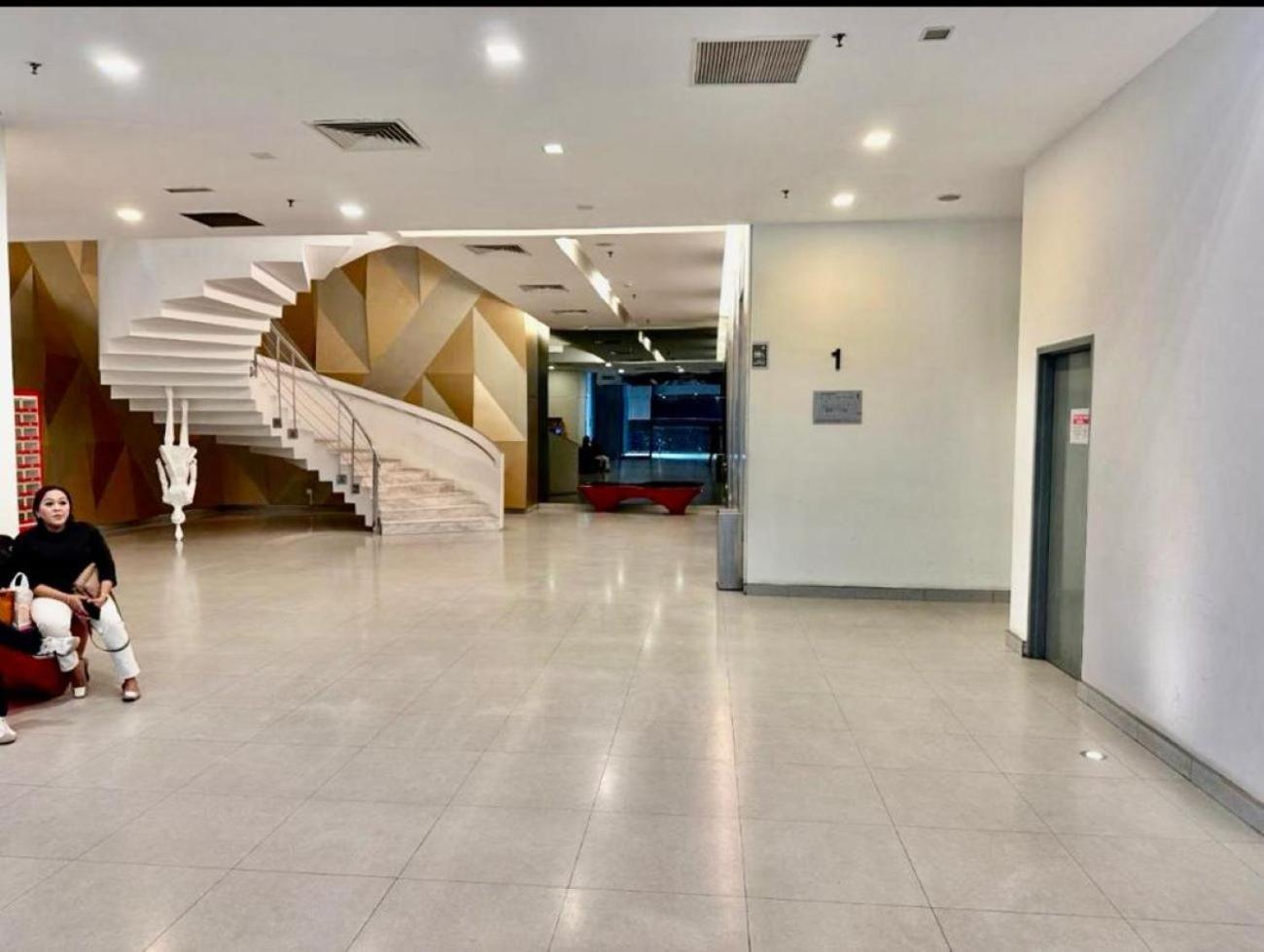 Summer Suites Klcc By Homestay Kuala Lumpur Exterior foto