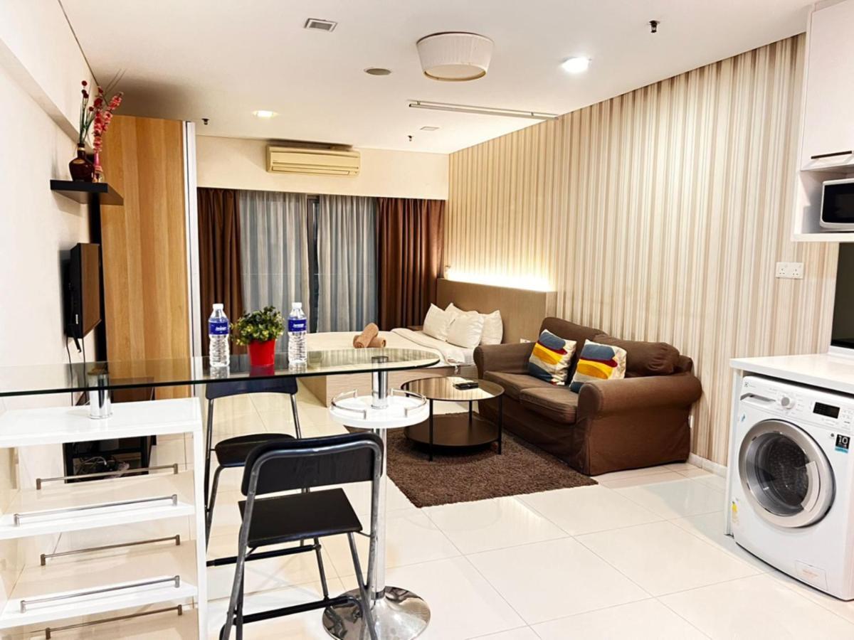 Summer Suites Klcc By Homestay Kuala Lumpur Exterior foto